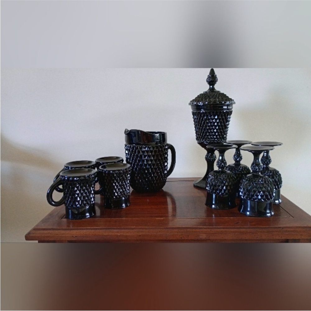 Tiara black glass